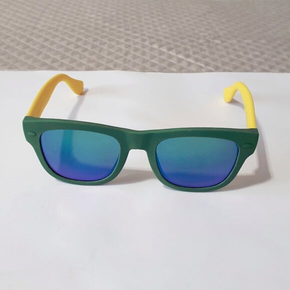 NWOT Havaianas green frame, yellow temples & green mirrored lens sunglasses - Picture 7 of 10